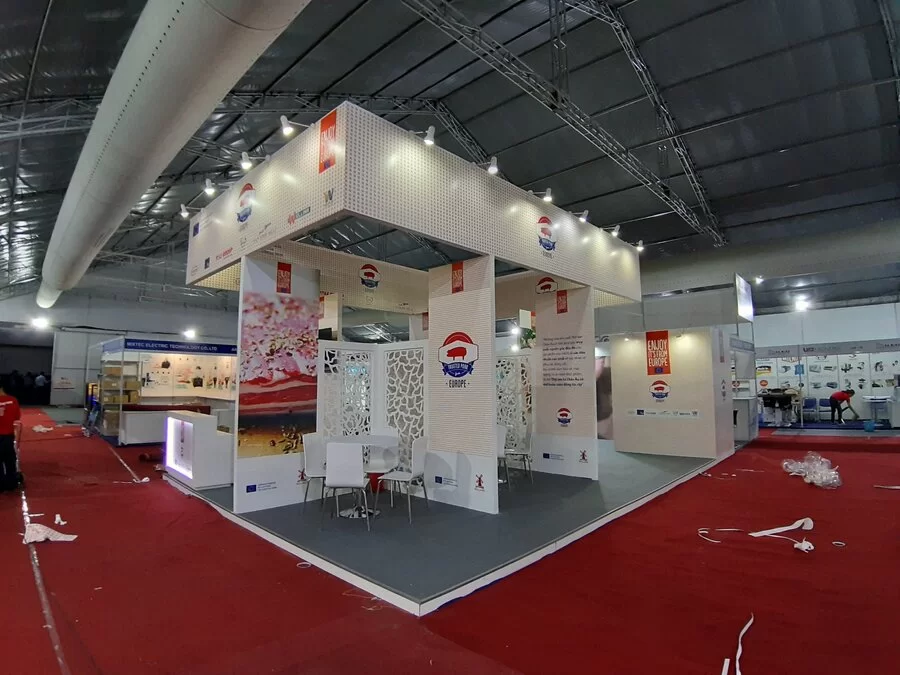 Designing and Constructing Holland booth at Food Hotel Expo