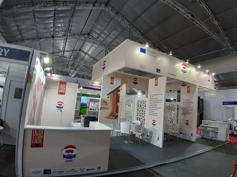 Designing and Constructing Holland booth at Food Hotel Expo